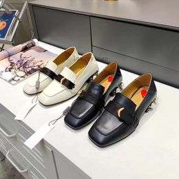 Tasarımcı Sandallar Mules Loafer Yarım Terlik Deri Sıradan Ayakkabı Kadın Loafers Yarı Drag Princetown Metal Cowhide 35-41 1.25 02