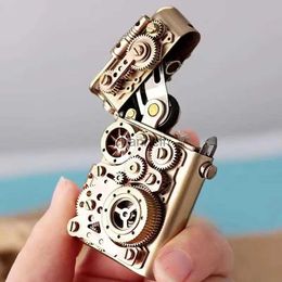 Lighters Creative Pure Copper Torrance Kerosene Lighter Personalised Mechanical Steampunk Lighter Gear Linkage Cool Mens Gift YQ240220