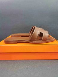 Neue Designer-Slipper lässig Home Shoes Leder Ladies Oran Sandals Beach Schuhe Gelee 35-42