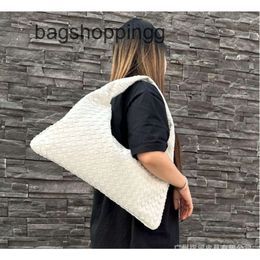Capacity Large Hop Single Totes Designer Bag Hand-held Women Purse Bags Wrist Vbottega New Soft Leather Woven Lace Shoulder Large Underarm Handbags W67M