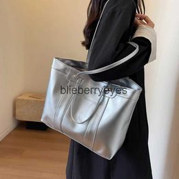 Shoulder Bags Evening Bags Retro Large Tote Bags For Women Trendy Designer Female Leather Shoulder Bag Casual Style Fashion Simple Hand Bags Silver 2023H24223