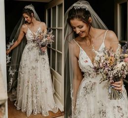 Rustic Country Floral Lace A Line Wedding Dresses Sexy Spaghetti Straps Sleeveless Bohemian Bridal Gowns Sweep Train Backless Sweep Train Vestidos De Novia CL3322