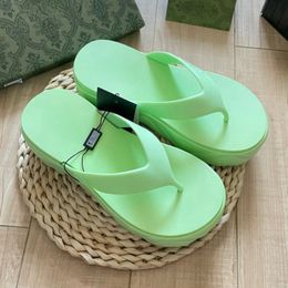 New fashion slippers, top designer sandals, rubber letter flat shoes, candy jelly shoes, women's indoor Mitre slippers, outdoor anti slip beach shoes, platform shoes