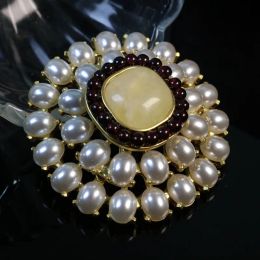 Jewelry Geometric garnet pearl electroplated real gold light luxury high sense brooch simple elegant fashion niche accessories