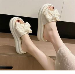 Slippers Platforme Hypersoft Women's Shoes Size 43 44 45 Thong Sandals Women Mule Sneakers Sport Tenismasculine Sheos Tines