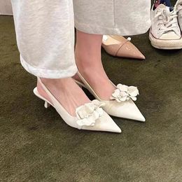 Dress Shoes Elegant Pointed Toe Flower Sandals Kitten Heels Design Slip On Back Straps Fashion Women Sexy Casual Summer Party