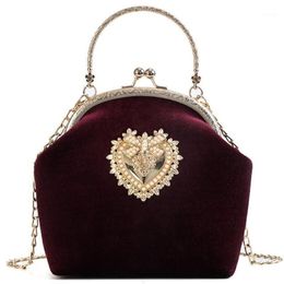 Evening Bags 2021 Femme Retro Velvet Pearl Handbag Vintage Velour Heart Design Bag Wedding Party Bride Clutch Badge Purse266v