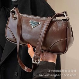 2023'te Koltuk Altyazı Kadınları, Kadınlar İçin Yeni Üst Düzey ve Niş Tasarım, Çok Yönlü İnternet Ünlü Tek Omuz Crossbody Çantası% 75 Fabrika Doğrudan Satışlar