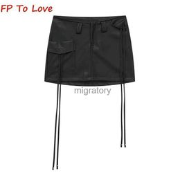 Skirts Skorts Y2K Designed Sexy Lace Up Mini Faux Leather Black PU Low Waist Double Pockets Package Basic Bottom Street Culottes Outfit YQ240223