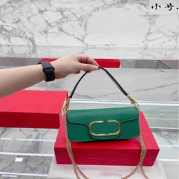 Designers shoulder bag luxurious tote purse handbag message bags cluth Brand classic Genuine leather Crossbody 28CM v Signature ba2615