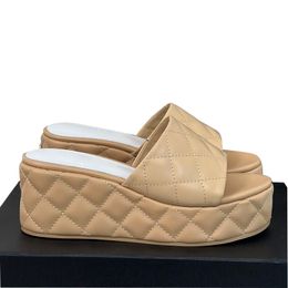 Lambskin Womens Wedge Platform Heels 6.5cm Sandals Designer Quilted Texture Golden Hardware Matelasse Slippers Ladies Slides Outdoor Leisure Shoe Rubber Sole