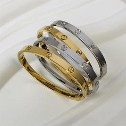 Bangle Luxury LOVE Crystal 6mm Thickness Bangles Cross Design Stainless Steel Oval Bracelet No Fade Jewelry For Women Gift Waterproof