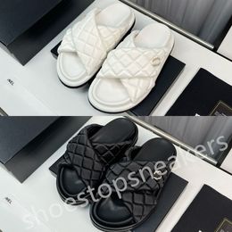 2024 Designer Brand Slippers Spring/Summer New Product Lazy Slippers with Two Colours Black and White of Anti slip and Wear Resistance Fashionable Slippers Size 35-39