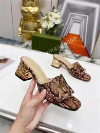 New Luxury womens summer slipper G slides Ladies Slippers Brand Designer Sandals Flat Heel Fashion Versatile Leather Casual Comfort Flip Flop cz240232