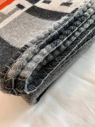 Hot selling Designer H Blanket 1500g black Grey Wool Cashmere Top quailty H Grey Blanket Wool Thick Home Sofa Good Quailty 135&175cm