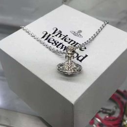 Colar Planeta Colar de designer para mulher Vivienen Joias de luxo Viviane Westwood Westwood Colar de bola de Saturno com diamante completo para homens e mulheres Casais no mesmo estilo