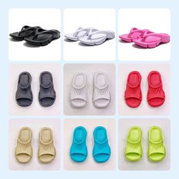 Designer Sandals Men's Casual Cave Shoes Summer Solid Colour Fashion Drifting Sandals Instagram Trendy Men's Anti slip Beach Vacation Slippers
