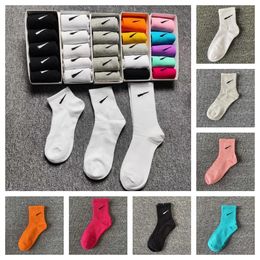 Mens Socks 5 pairsDesigner Low mid high waist solid Colour black white grey breathable cotton socks Letter Breathable Cotton jogging Basketball football sports sock