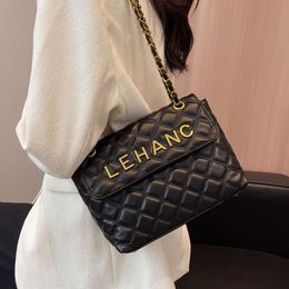 Fashionable Lingge Chain Women's 2023 New Versatile Design One Shoulder Crossbody Bag Casual Small Fragrance Style 75% factory direct sales