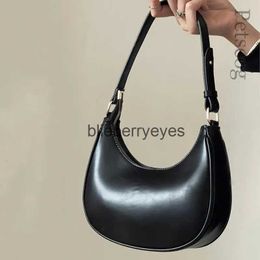 Shoulder Bags Luxury Fashion Handbags For Women Solid Colour Zipper Half-moon Underarm Purse Female Summer Shoulder Bags Black White BrownH24223