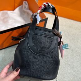 10A Brand Designer Bag Women's Handbag Soft Leather Mini Pig Nose Vegetable Basket Chain Crossbody Bag Intheloop Serial Numbe235p