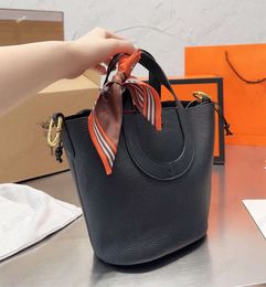 Designer bag vegetable basket bag luxury women shoulder bag pig nose bag leather messenger bag Handbag75