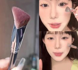 Makeup Brushes Angled Highlighter Brush Face Contour Foundation Concealer Triangle Shape Synthetic Hair