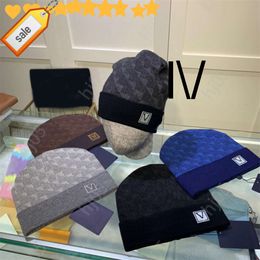 Plaid designer beanie designer hats for men knitted bonnets winter hat fall thermal skull cap ski travel classical luxury beanies brown black grey keep warmq331sq