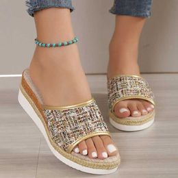 Slippers Rimocy 2023 New Stripe Platform Slide Womens Summer Canvas Wedge Sandals Womens Plus Size Anti slip Casual Slide J240224