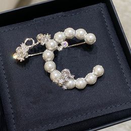 2024 Luxury quality charm brooch with diamond and nature shell beads flower design have stamp box PS3120