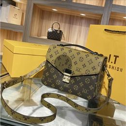 High Quality Bag Handbag women Discount Genuine leather match pattern Date code Serial number Shoulder damier letters plaid327n