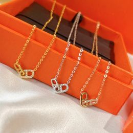 Luxury Pendant Necklace Brand Designer Top S925 Sterling Silver Pig Nose Crystal Round Bucket Cross Charm Short Chain Choker For Women Party Gift 2024224