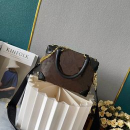 Crescent Pouch New Satchel Latest Shoulder Bag Original Designers Monog Handbags Fashions Steamer Classicshand-held Bevel Straddle Package