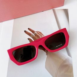 Rectangle Sunglasses 09W Dark Pink/Dark Grey for Women Shades Sonnenbrille Sunnies Gafas de sol UV400 Eyewear with Box