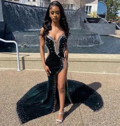 Green Velvet Evening Prom Dresses Long for Black Girls Mermaid Beads Strapless Sexy High Split Formal Party Gowns Custom Made Robe De Soiree