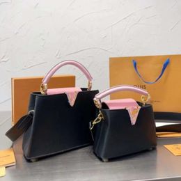 Totes Designer Handbag Shoulder Chain Bag Lady Tote Designer Bag Cowhide Material Gold Buckle Hardware Necessary for Queen Style wallet
