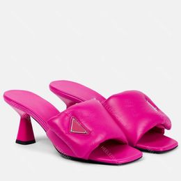 Pantofole per il pane scarpe firmate sandali Scivoli con fibbia triangolare Scarpe con tacco gattino in vera pelle di alta qualità 6,5 cm Pantofola da donna con punta quadrata moda 35-42