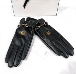 Womens Gloves Designer Leather Five Fingers Glove Mens Fashion Gloves Plush Touch Screen Sheepskin Luxury Handschuhe Winter Warm Glove