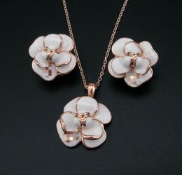 NEW Arrival 18K Rose Gold Plated 2 Camellia Flower Elegant Women Jewels Set Fashion Earrings Pendant Necklace Sets Party Jewelry4665590