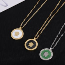 Designer de luxo mulheres jóias ouro medusa pingente colar clássico elegante corrente de prata com branco preto círculo verde hip hop colares meninas presentes