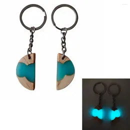 Keychains Couple Keychain Luminous Wood Resin Hanging Buckle Professional Antique Handicraft Jewelry