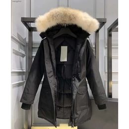 Designer Canadian Gooses Womens Down Jacket Fashion Brand Long Coat Large Pocket Fur Collar Thermal Female Autumn and Winter Windproof Clothing