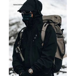 2024 Arc Jacket Men's Designer Jackets Top Quality Hardshell Sv6 Outdoor Mountaineering Suit Alpha Windproof Waterproof Outerwear Hooded Coats 88ttt