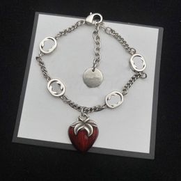 Lateinamerikanische Qualitätskontrolle, Designer-Erdbeer-Rot-Emaille-Armband, Halskette, Ohrringe, Set aus dem Internet, roter Favorit, exquisiter Schmuck, Geschenk-Schmuck