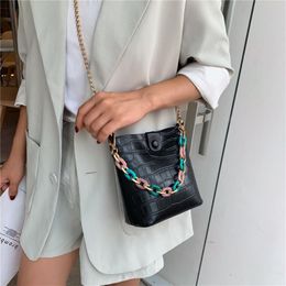 HBP 2021 Designer Messenger Bag Shoulder Handbag Fashion Trend Personality Solid Stone Pattern Color Acrylic Chain Urban Handbags205C