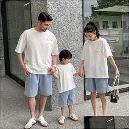 Family Matching Outfits Summer Father Son T Shirt Mother And Daughter Two Piece Sets 2023 Children Clothing Parentchild Clothes 2306 Dhaae