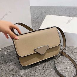 Monochrome Crossbody Bags Flip Shoulder Messenger Bag Handbags Purse Leather Triangle Sign Magnetic Buckle Solid Colour Wallets Hig235y