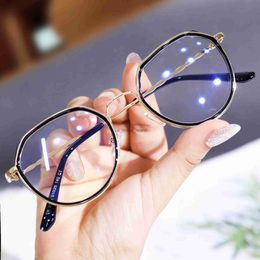 Sonnenbrillen Rahmen Neue Trend Anti-Blau-leichte Computerbrille Koreanisch Retro Women Metall Flachspiegel Lesen Brillen optische Spektakel Brillen Brillen