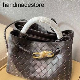 Venetabottegs Bag 23 Andiamo Tote Bag Woven Briefcase Handheld Commuter Shoulder Women's Five Thousand One Hundred and Fifteen