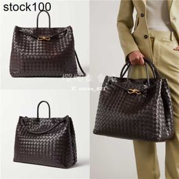Kong Andiamo Bottegvenetas Hong Direct Mail 2024 Spring/summer Lingge Leather Handbag WEN9
